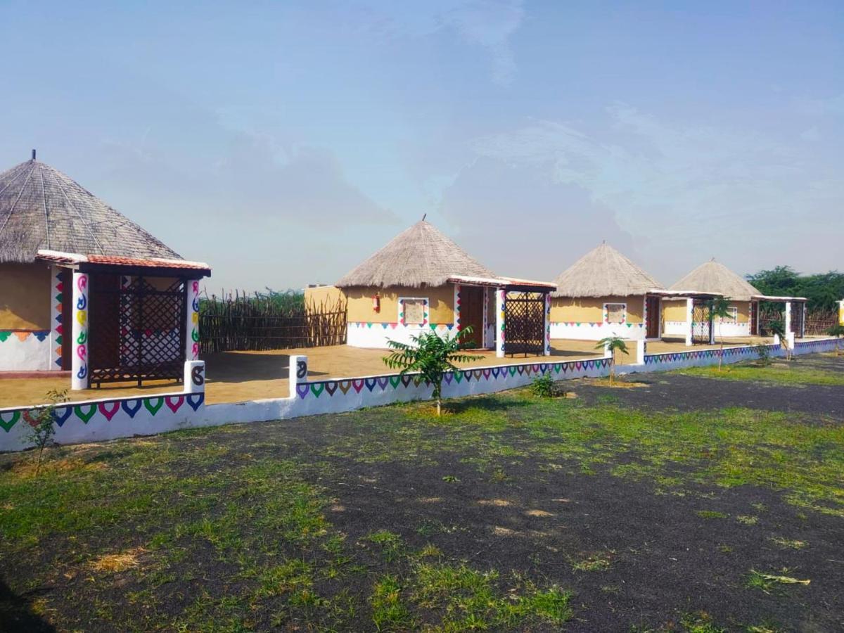 Banni Village Resort - Rann Of Kutch Bherandiāla Exteriér fotografie