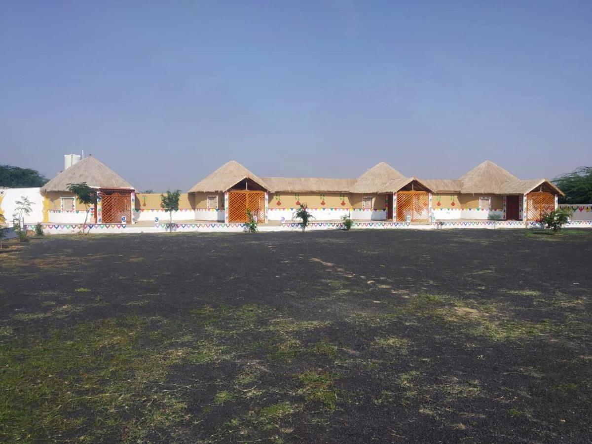 Banni Village Resort - Rann Of Kutch Bherandiāla Exteriér fotografie