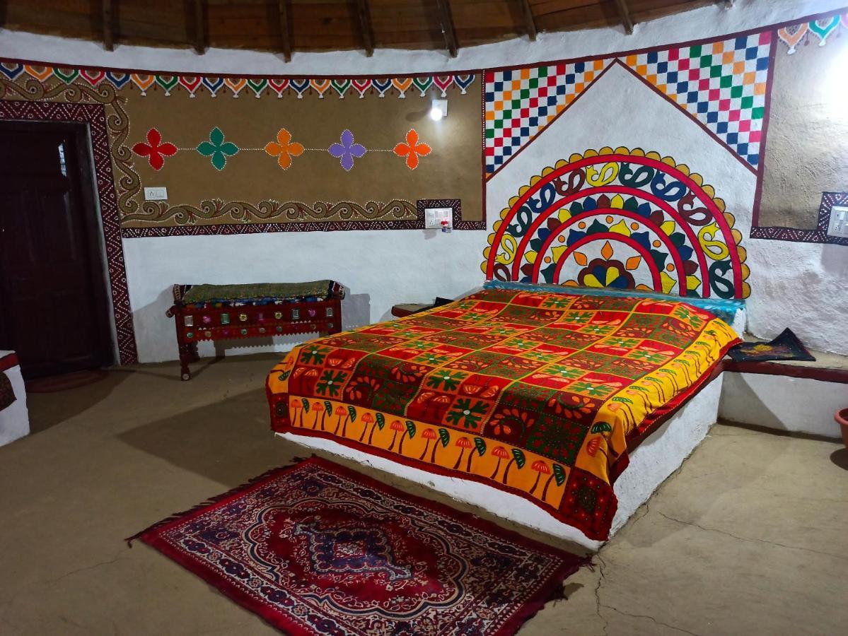 Banni Village Resort - Rann Of Kutch Bherandiāla Exteriér fotografie